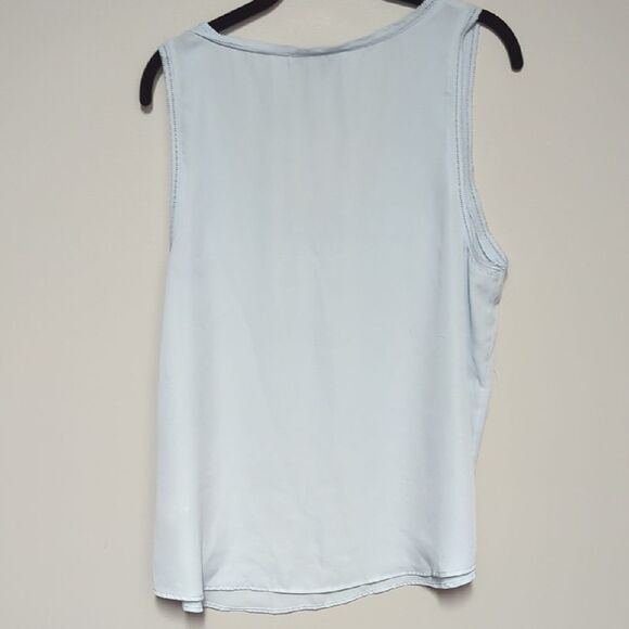 Banana Republic Blue Tank Top with Scoop Neck and Casual Fit - Picture 4 of 5